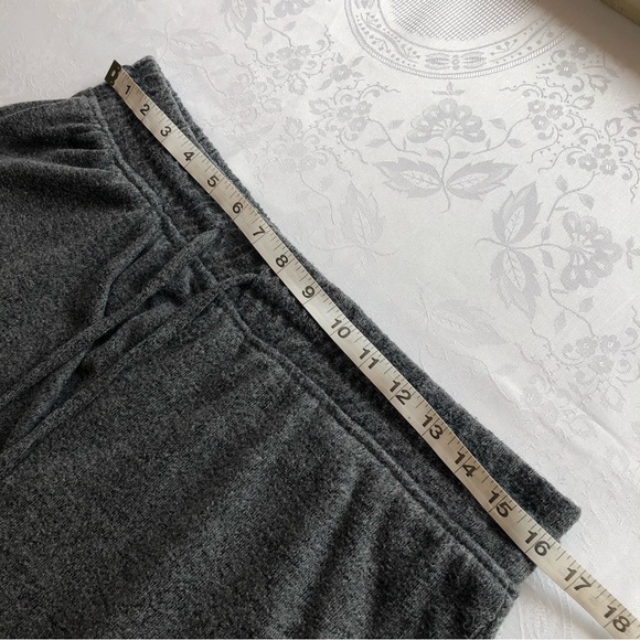 NFL Team Apparel Women’s Size L Grey Flannel Sweatpants New England Patriots - Picture 5 of 16